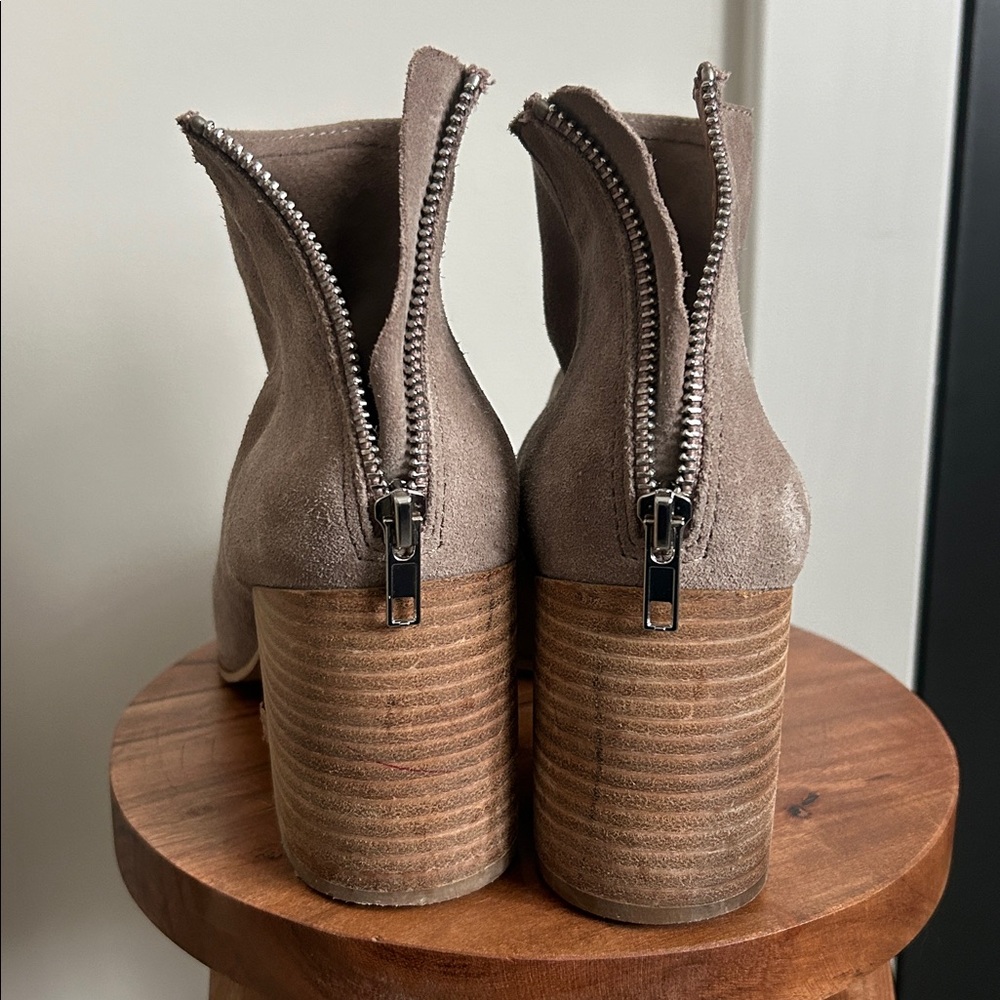 Steve Madden Jillian 9.5 suede leather upper block heel Tan Ankle Boots - Picture 2 of 10